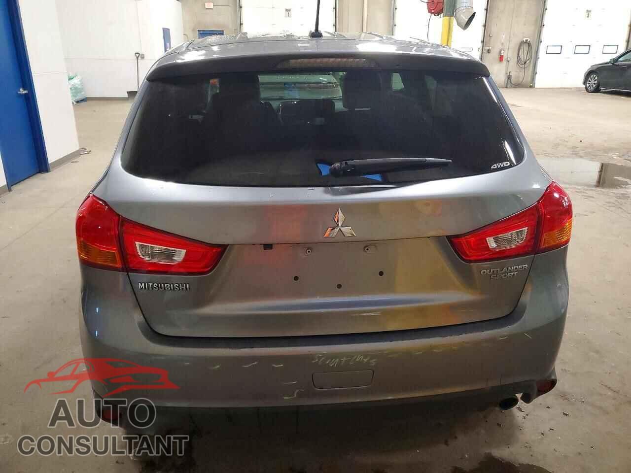 MITSUBISHI OUTLANDER 2015 - 4A4AR4AUXFE004189