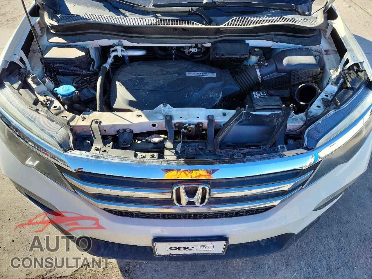 HONDA PILOT 2018 - 5FNYF6H31JB019372