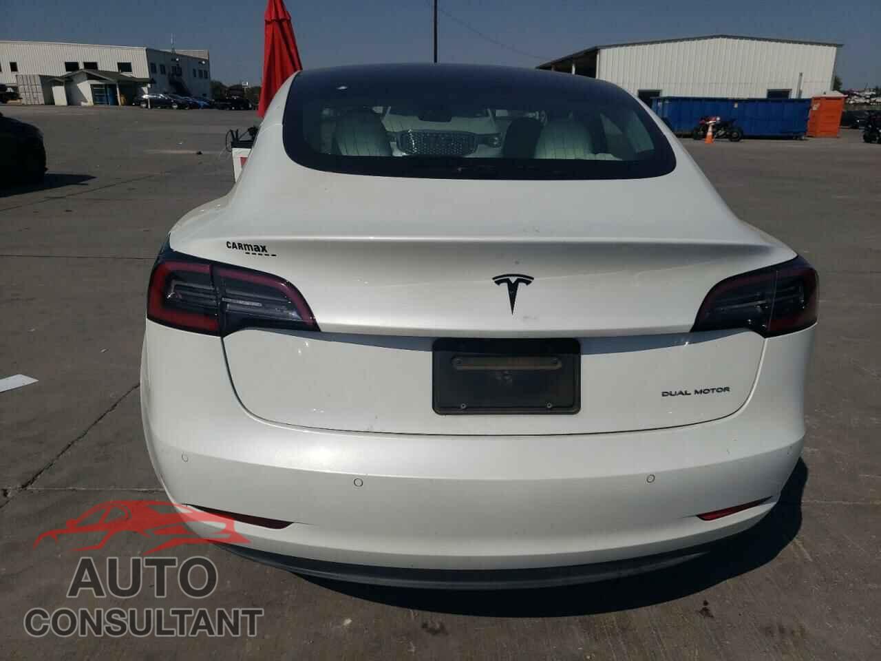 TESLA MODEL 3 2019 - 5YJ3E1EB5KF421554