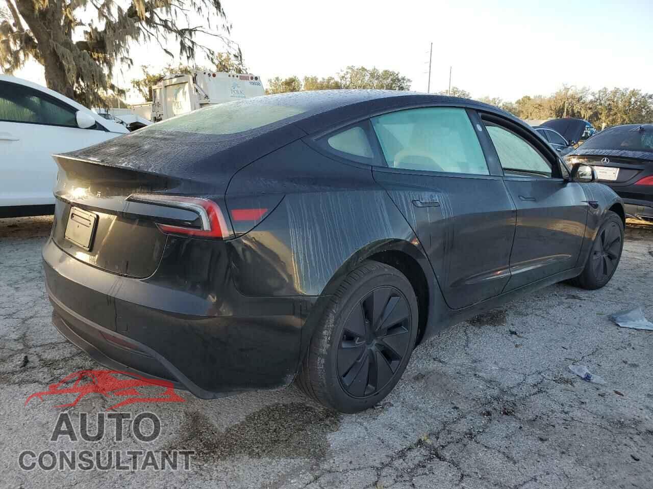 TESLA MODEL 3 2024 - 5YJ3E1EA0RF811365