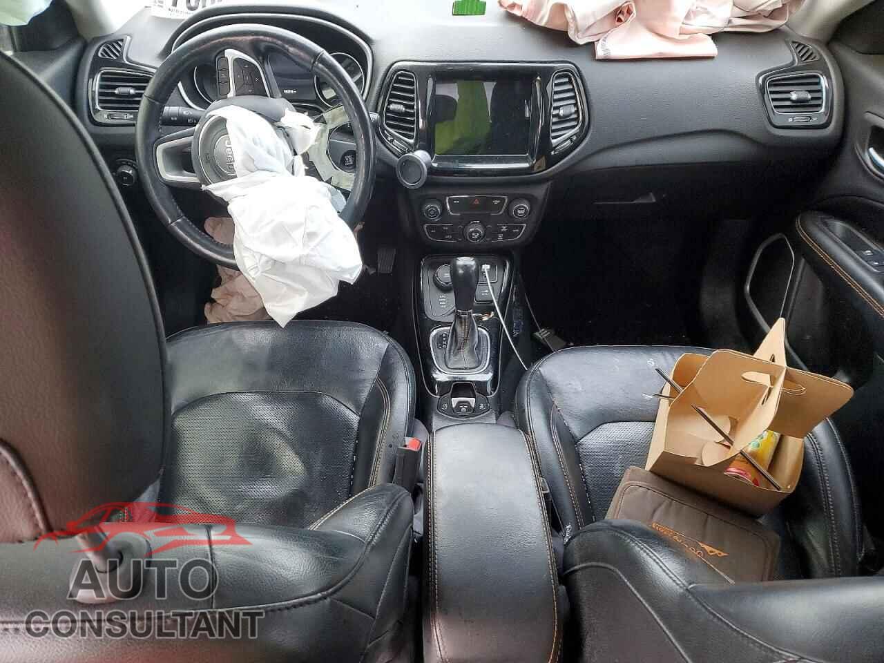 JEEP COMPASS 2018 - 3C4NJDCB4JT290464