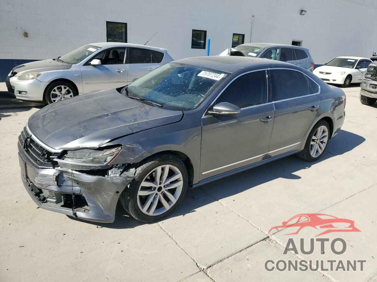 VOLKSWAGEN PASSAT 2017 - 1VWCT7A32HC065056