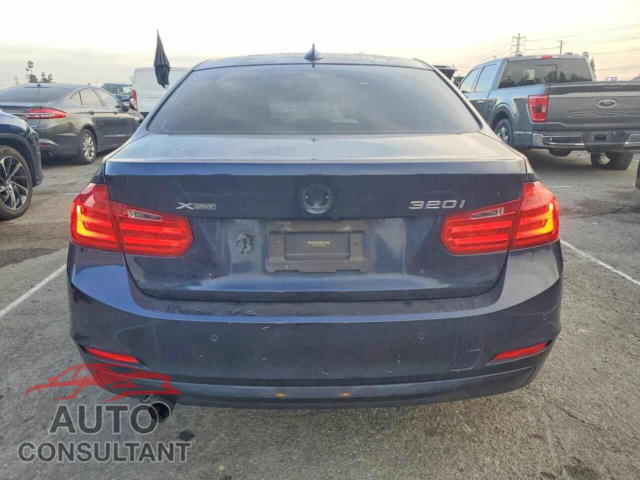 BMW 3 SERIES 2014 - WBA3C3C56EF985368