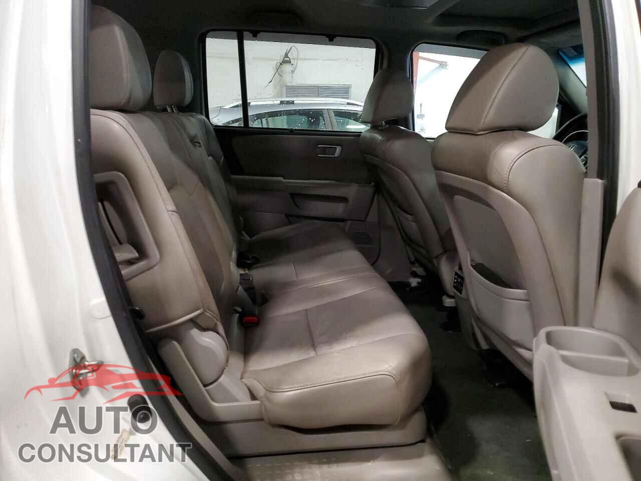 HONDA PILOT 2014 - 5FNYF4H95EB044676