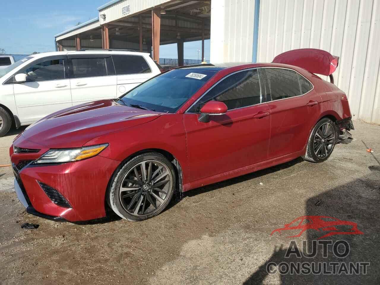 TOYOTA CAMRY 2018 - 4T1B61HK0JU535936