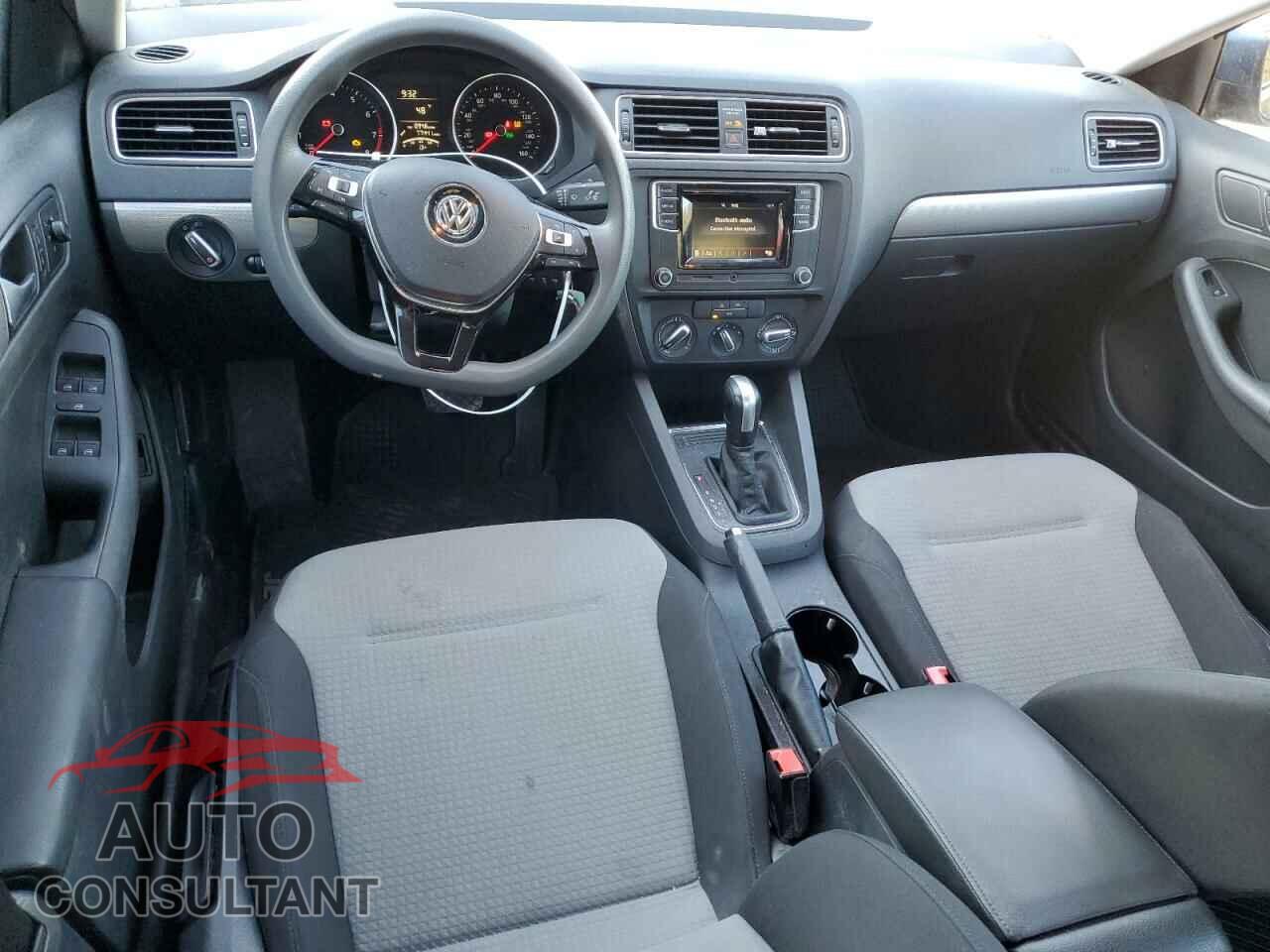 VOLKSWAGEN JETTA 2017 - 3VW2B7AJ8HM331966