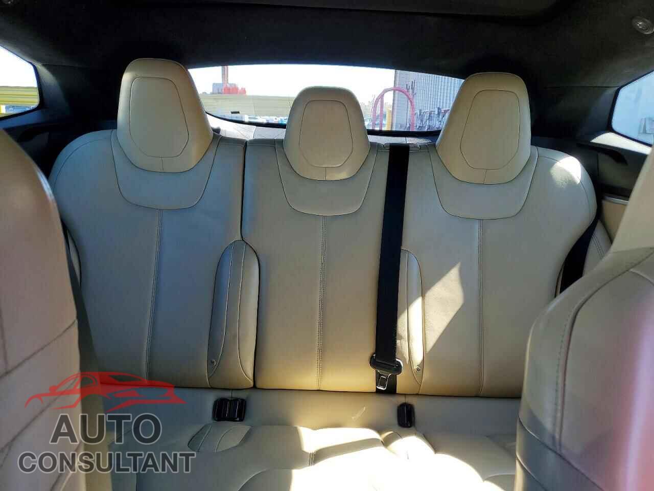 TESLA MODEL S 2016 - 5YJSA1E25GF136447