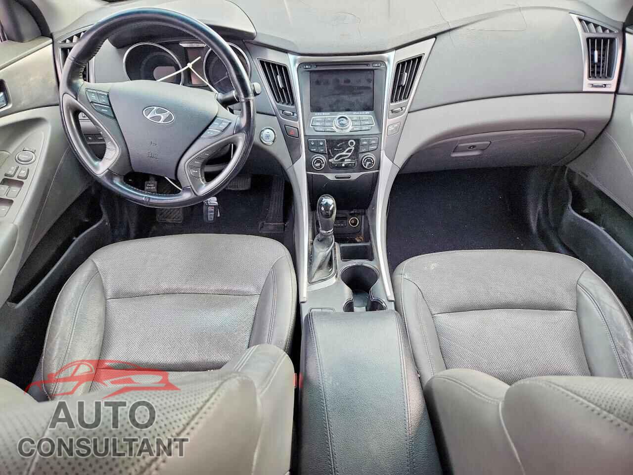 HYUNDAI SONATA 2015 - KMHEC4A49FA135630