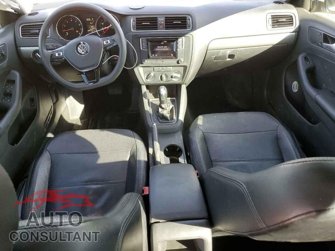 VOLKSWAGEN JETTA 2017 - 3VW2B7AJ6HM371088