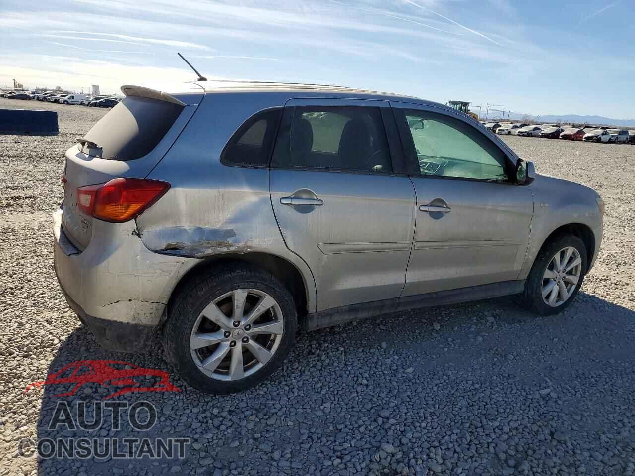 MITSUBISHI OUTLANDER 2015 - 4A4AR3AW2FE035464