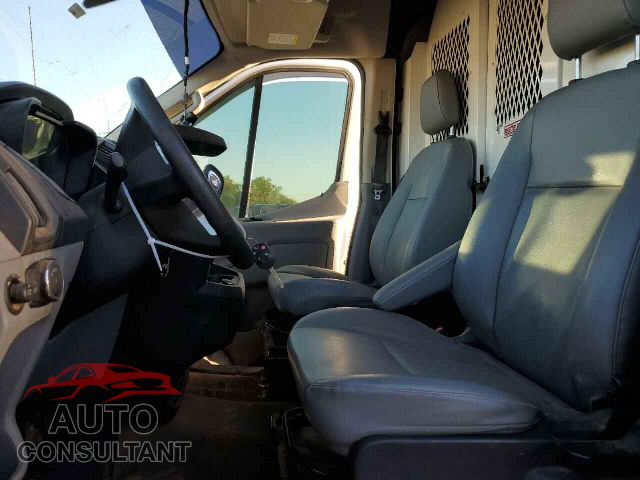 FORD TRANSIT 2018 - 1FTYR2XMXJKA17441