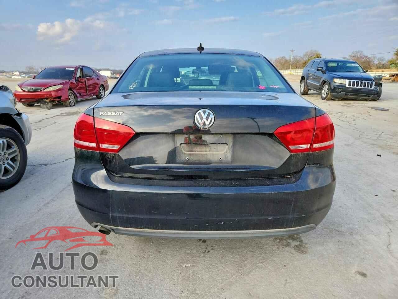 VOLKSWAGEN PASSAT 2013 - 1VWAP7A38DC145726
