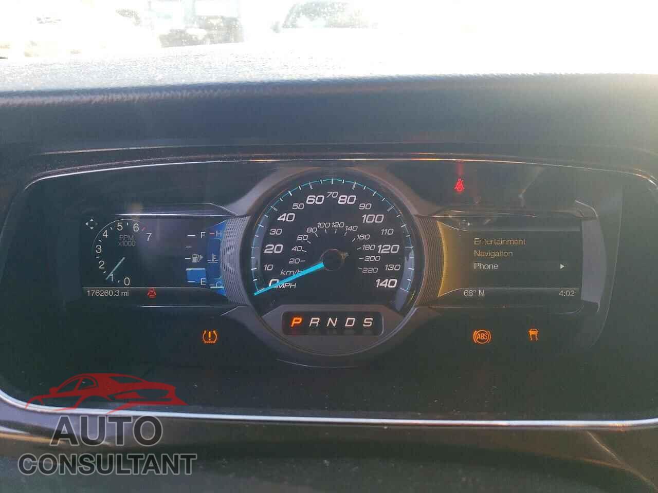 FORD TAURUS 2015 - 1FAHP2F82FG193684