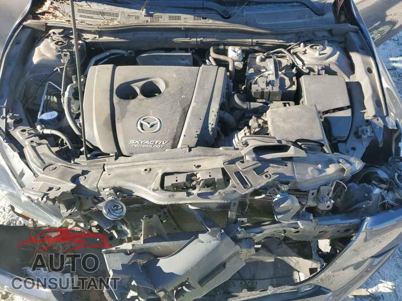 MAZDA 3 2018 - 3MZBN1U77JM219301