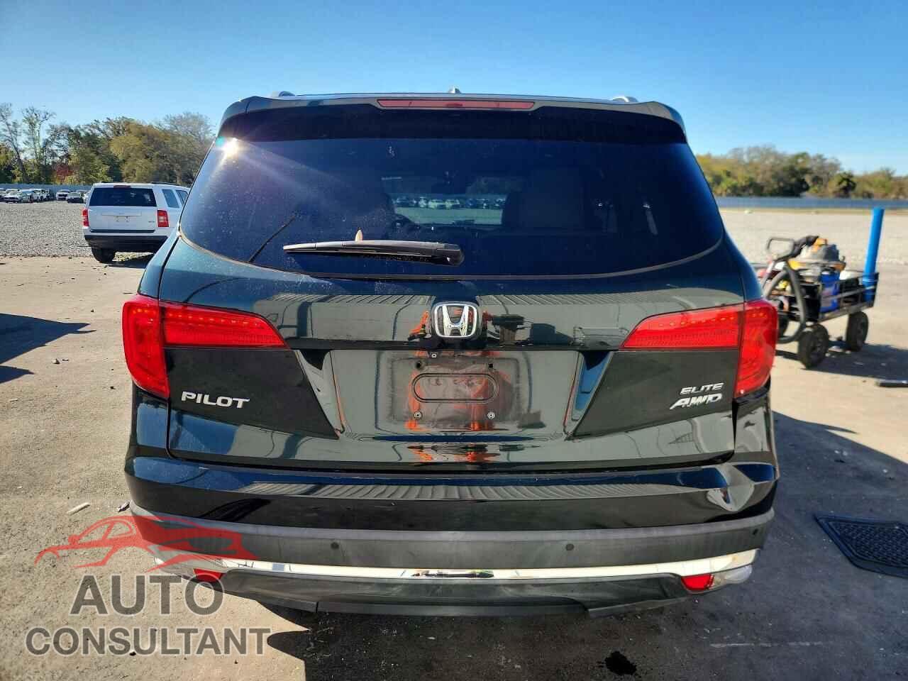 HONDA PILOT 2017 - 5FNYF6H07HB000812