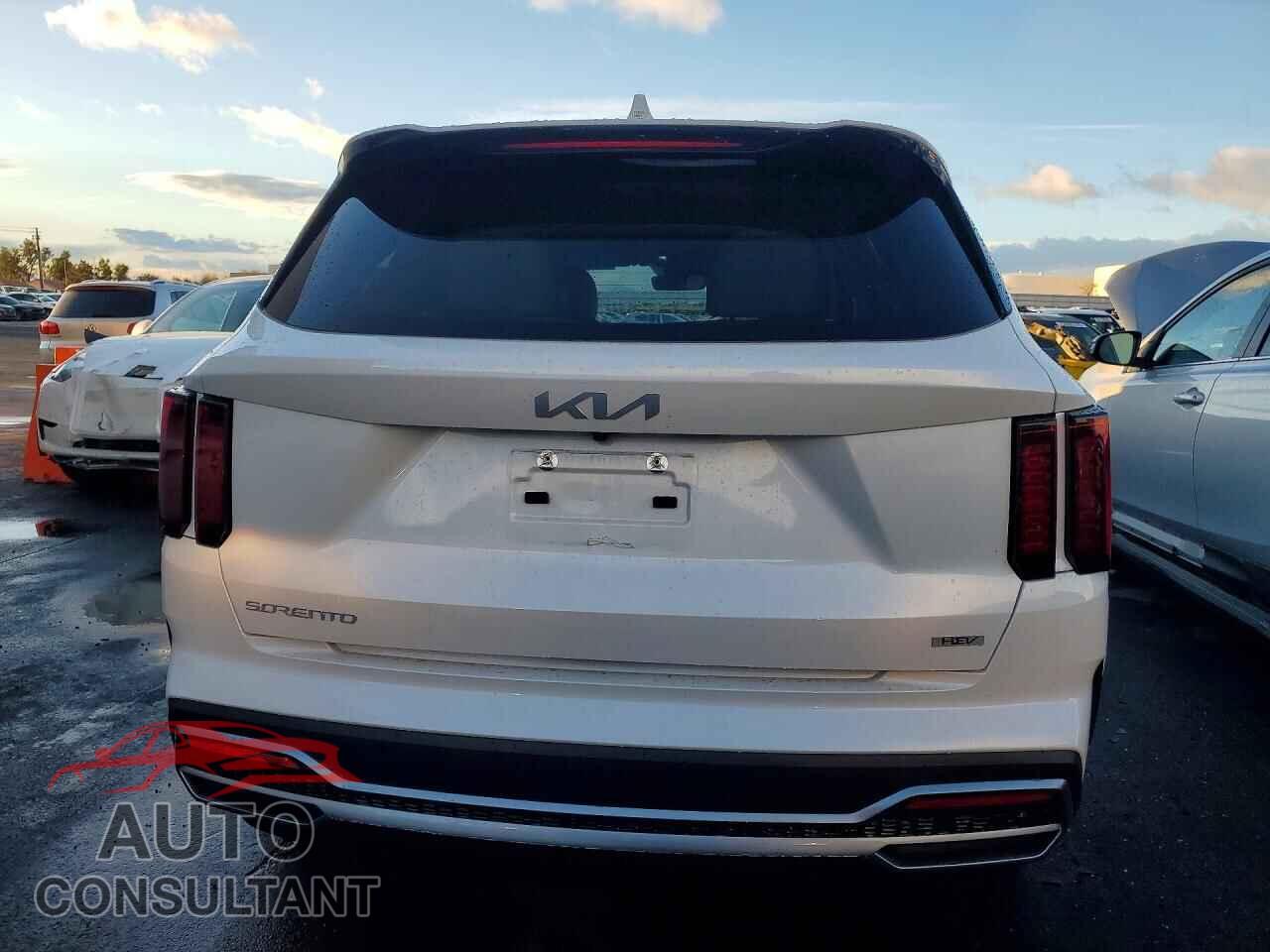 KIA SORENTO 2023 - KNDRHDLGXP5161520