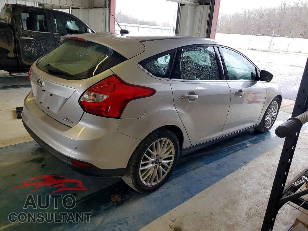 FORD FOCUS 2012 - 1FAHP3M27CL413487