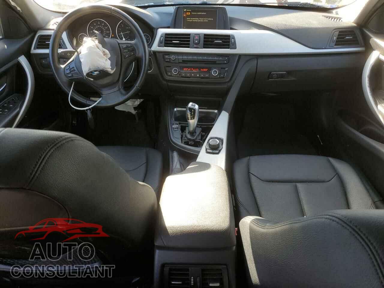 BMW 3 SERIES 2013 - WBA3C1C55DF443777