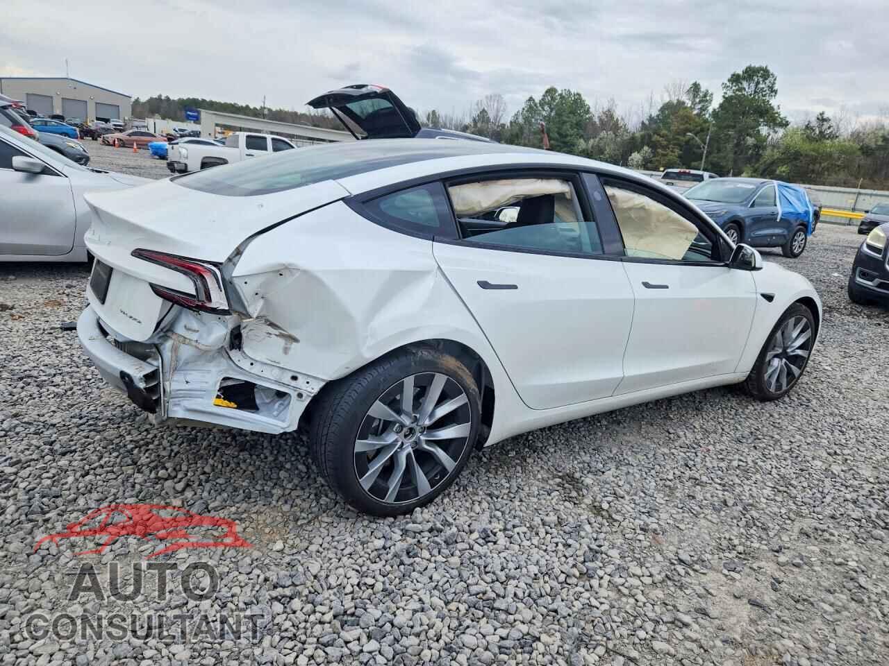 TESLA MODEL 3 2024 - 5YJ3E1EB2RF792536