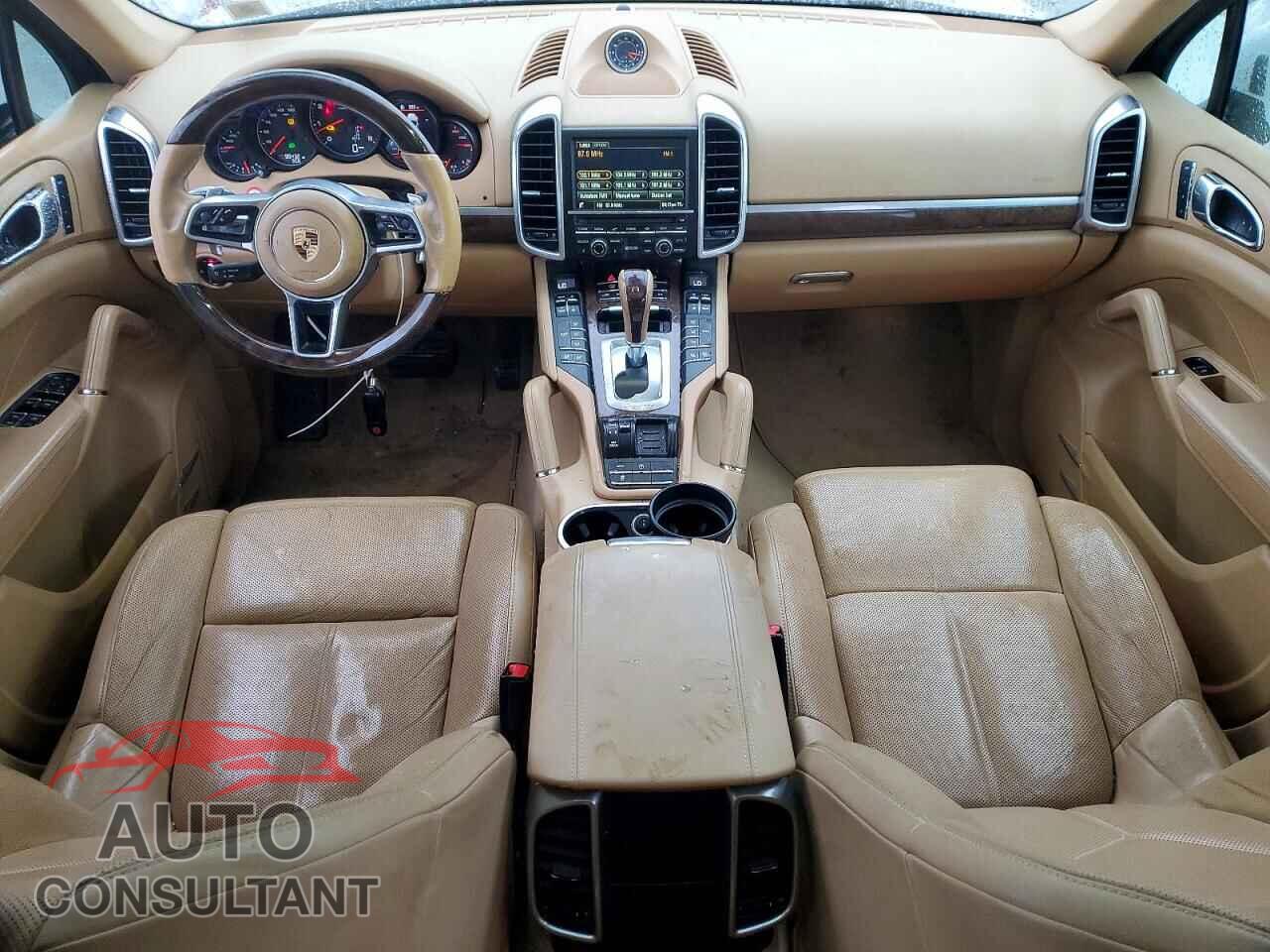 PORSCHE CAYENNE 2016 - WP1AA2A27GKA12334