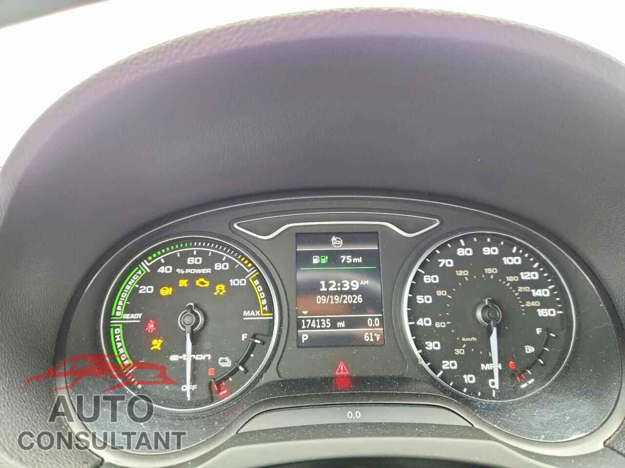 AUDI A3 2018 - WAUTPBFF2JA068020
