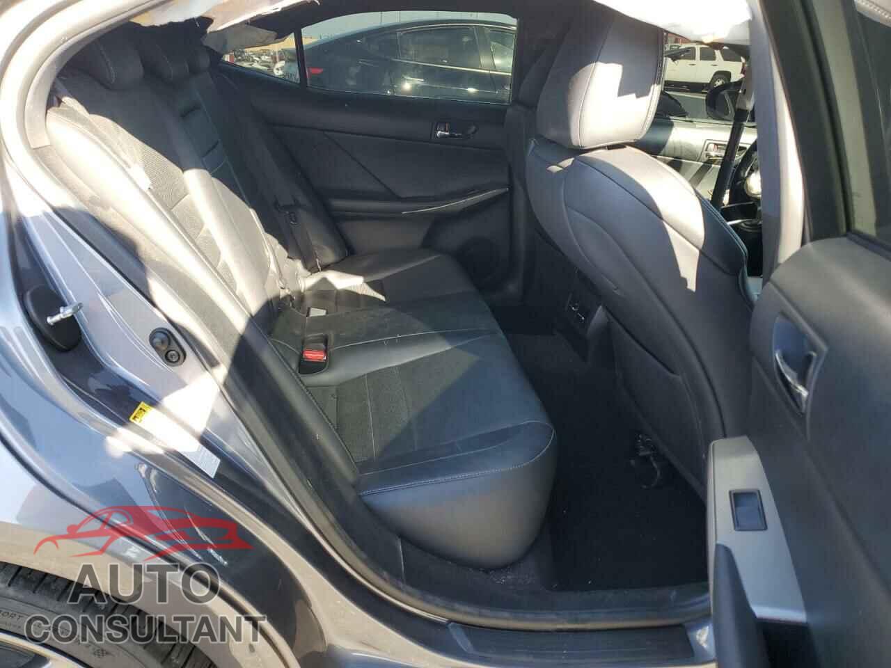 LEXUS IS 2015 - JTHBF1D28F5063043