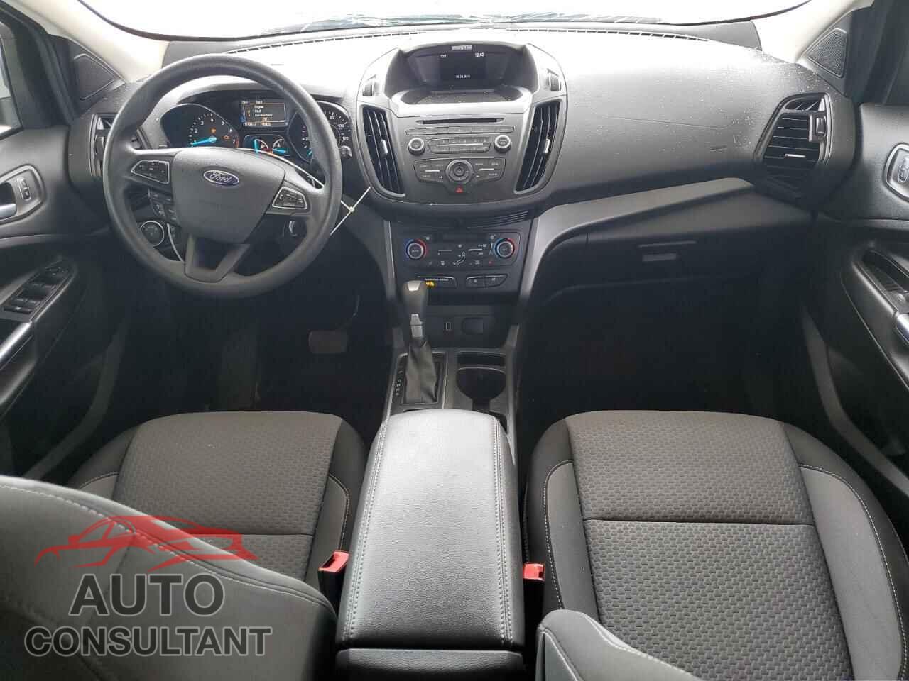 FORD ESCAPE 2017 - 1FMCU9G90HUC00063