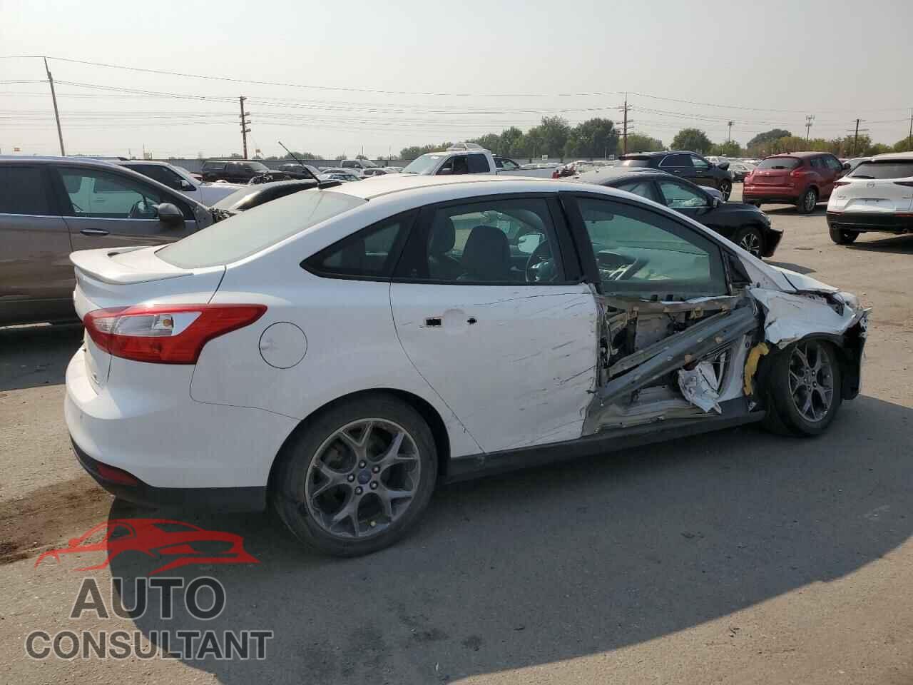 FORD FOCUS 2014 - 1FADP3F22EL110454