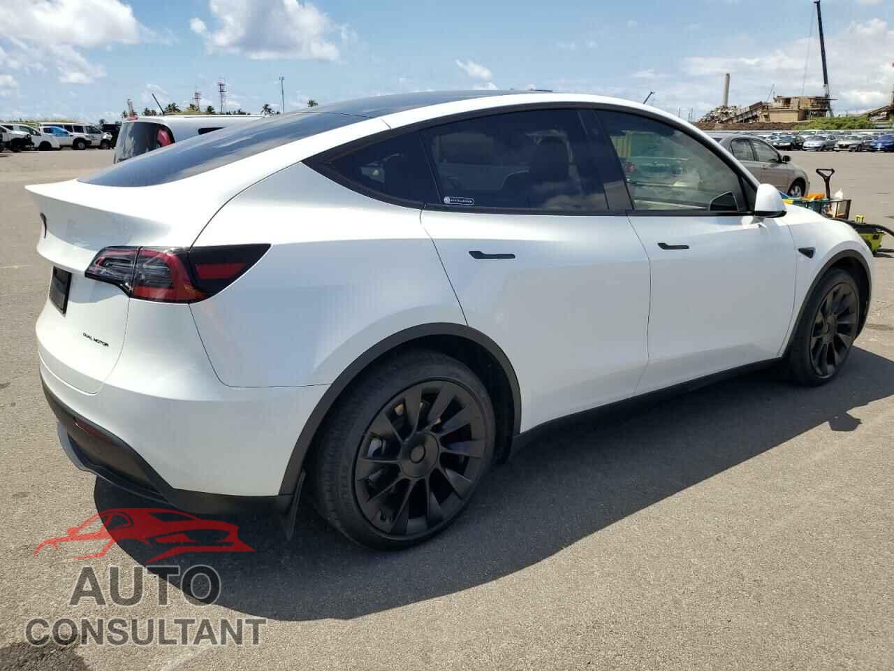TESLA MODEL Y 2023 - 7SAYGDEE5PF697853