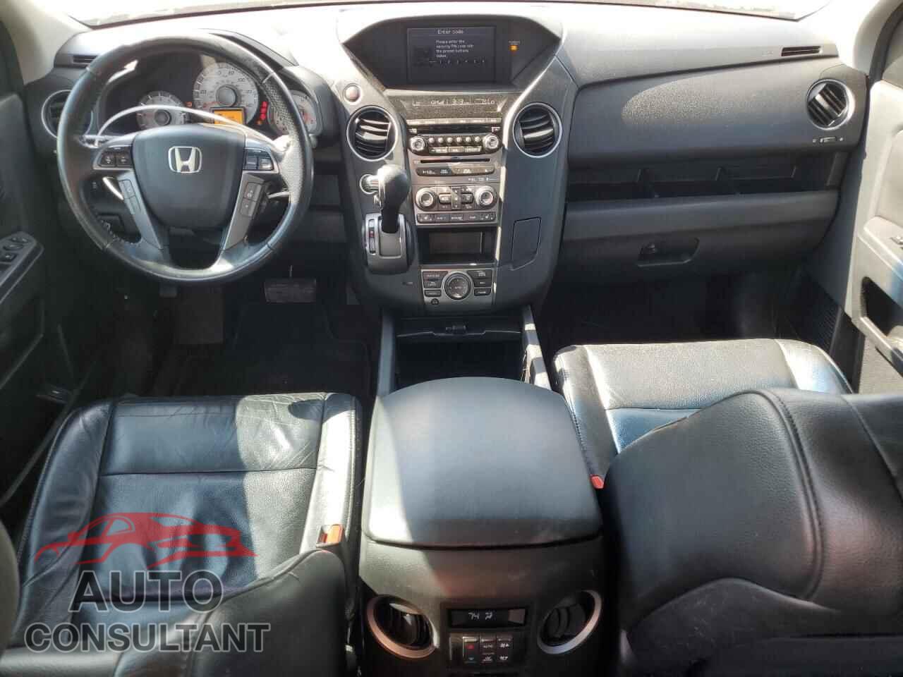 HONDA PILOT 2012 - 5FNYF4H9XCB033900