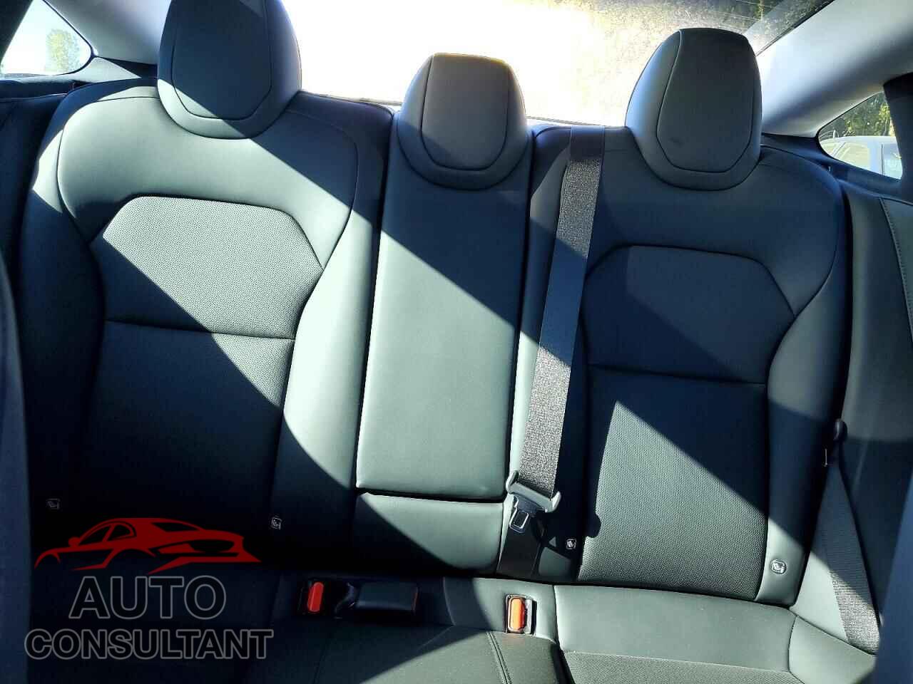 TESLA MODEL 3 2026 - LRW3E7FA4TC898531