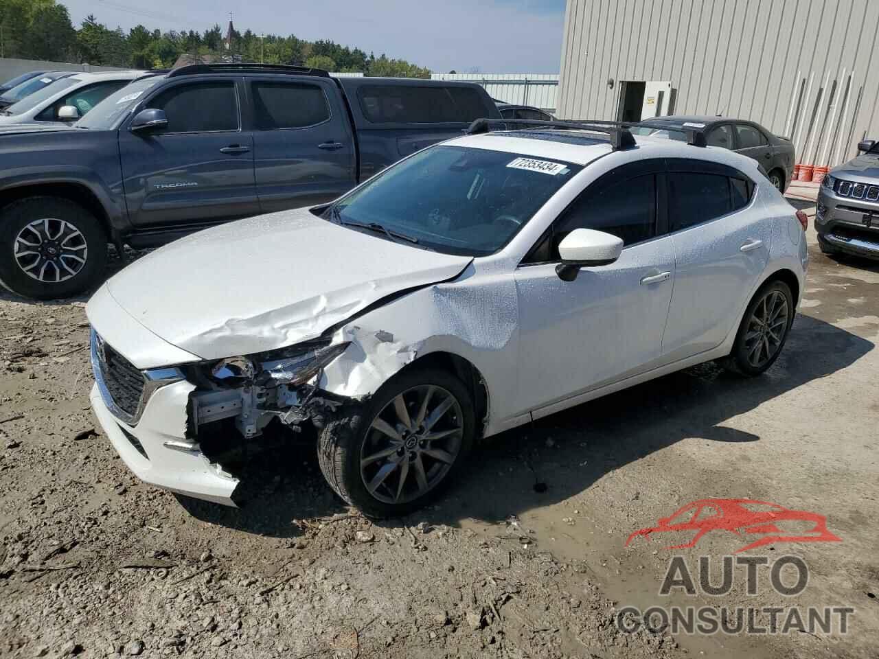 MAZDA 3 2018 - 3MZBN1L31JM167193