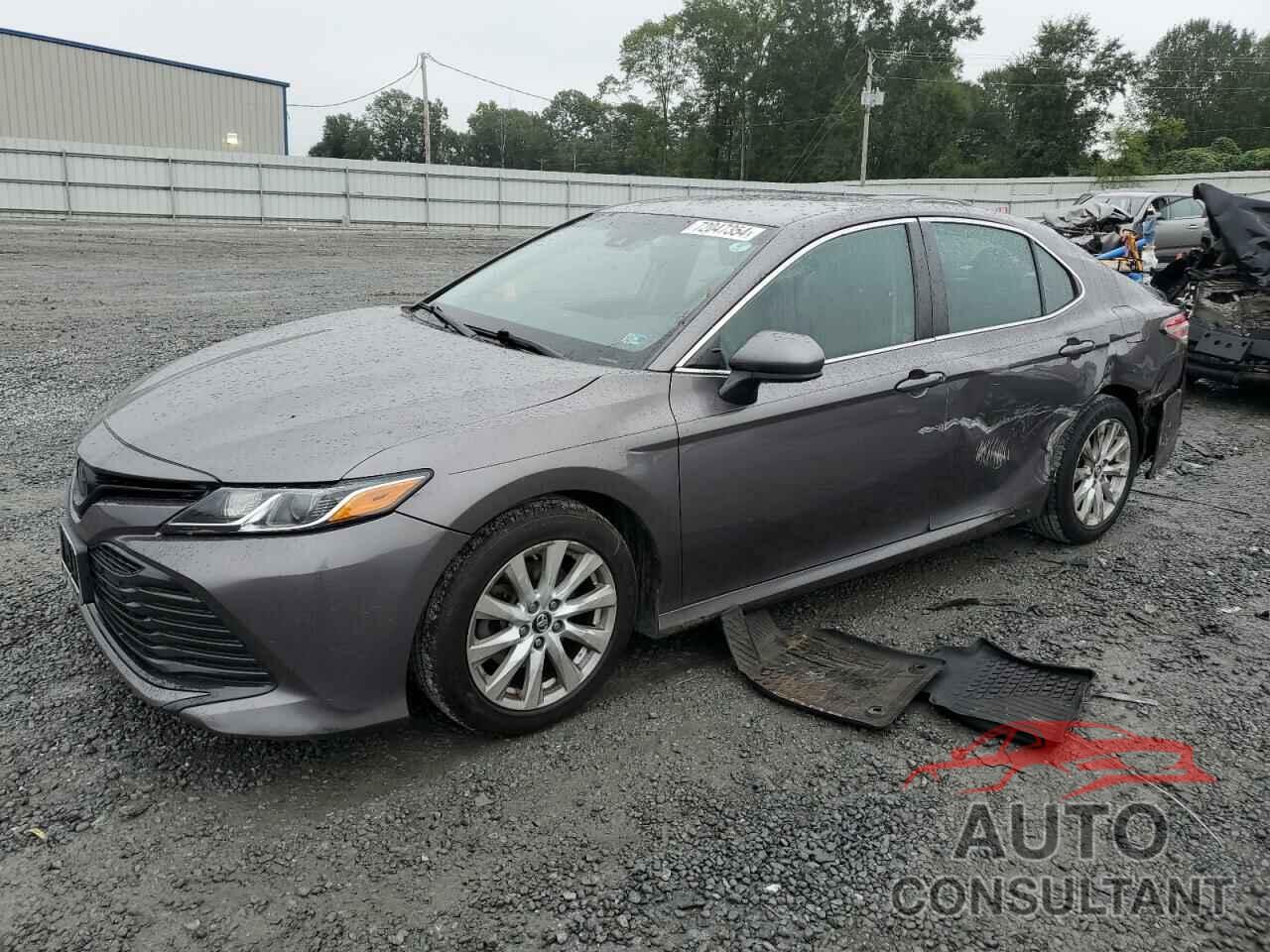 TOYOTA CAMRY 2018 - 4T1B11HK0JU671773