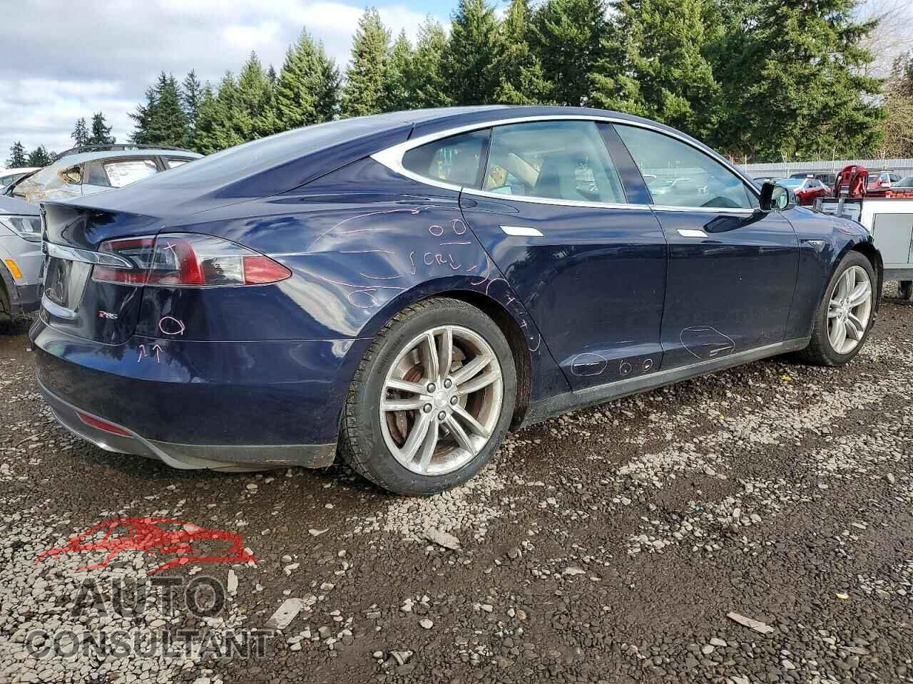 TESLA MODEL S 2013 - 5YJSA1DP5DFP10585