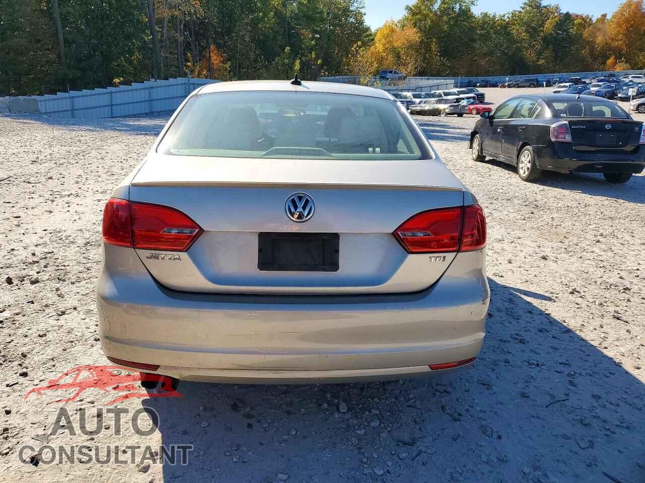 VOLKSWAGEN JETTA 2013 - 3VWLL7AJ5DM226877