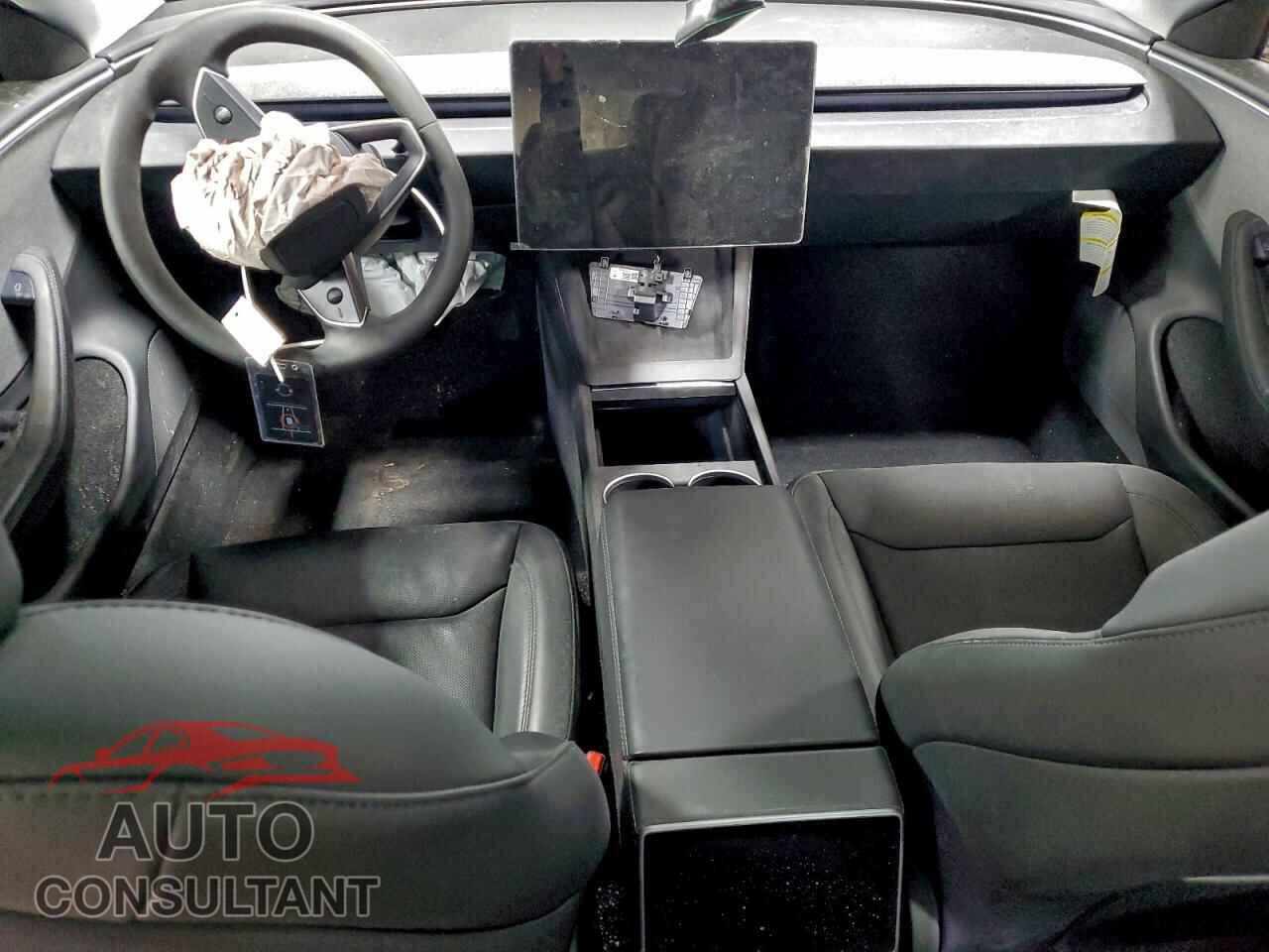 TESLA MODEL 3 2025 - 5YJ3E1EA2SF051302