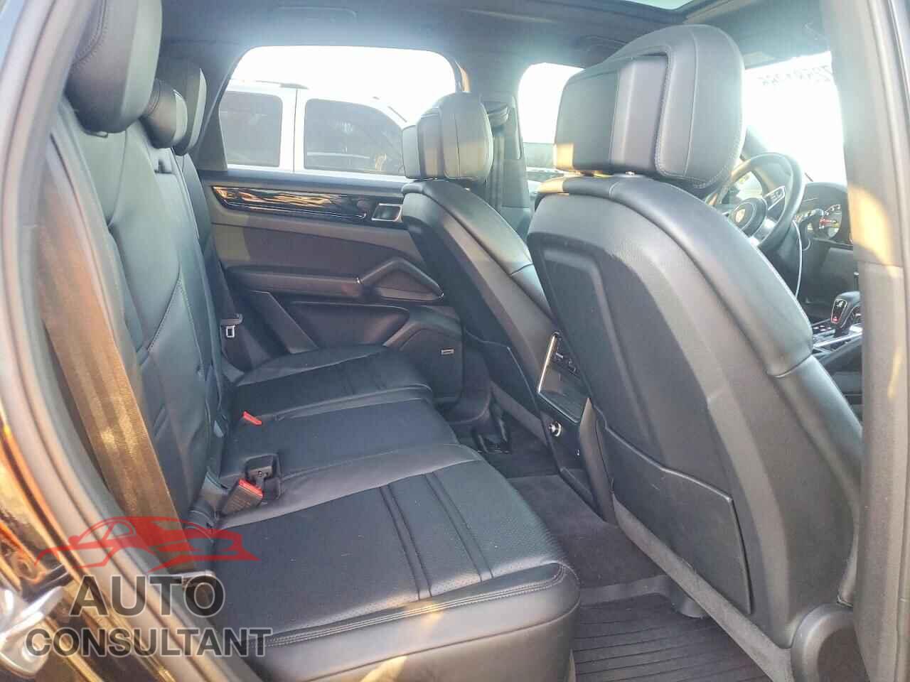 PORSCHE CAYENNE 2020 - WP1AA2AY2LDA10042
