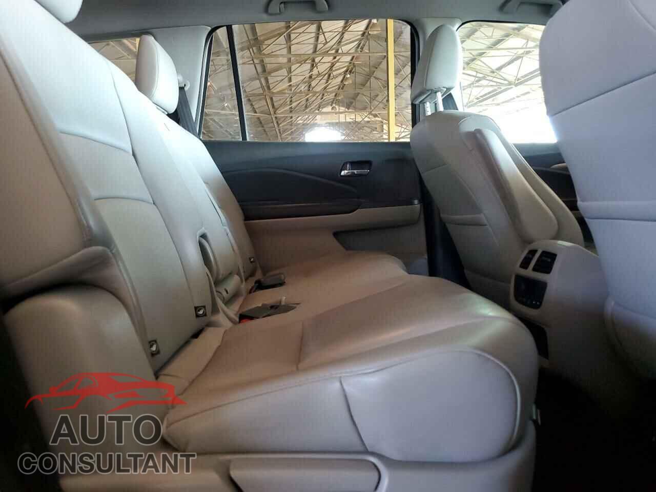 HONDA PILOT 2018 - 5FNYF6H59JB070247
