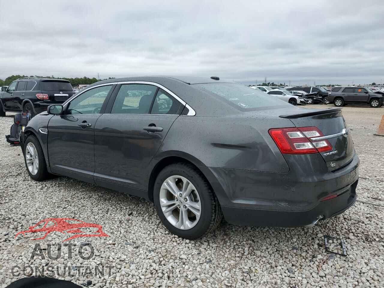 FORD TAURUS 2018 - 1FAHP2E84JG119869
