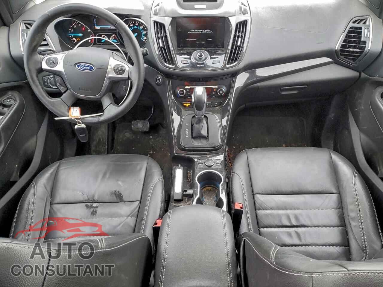 FORD ESCAPE 2016 - 1FMCU9J9XGUA08785