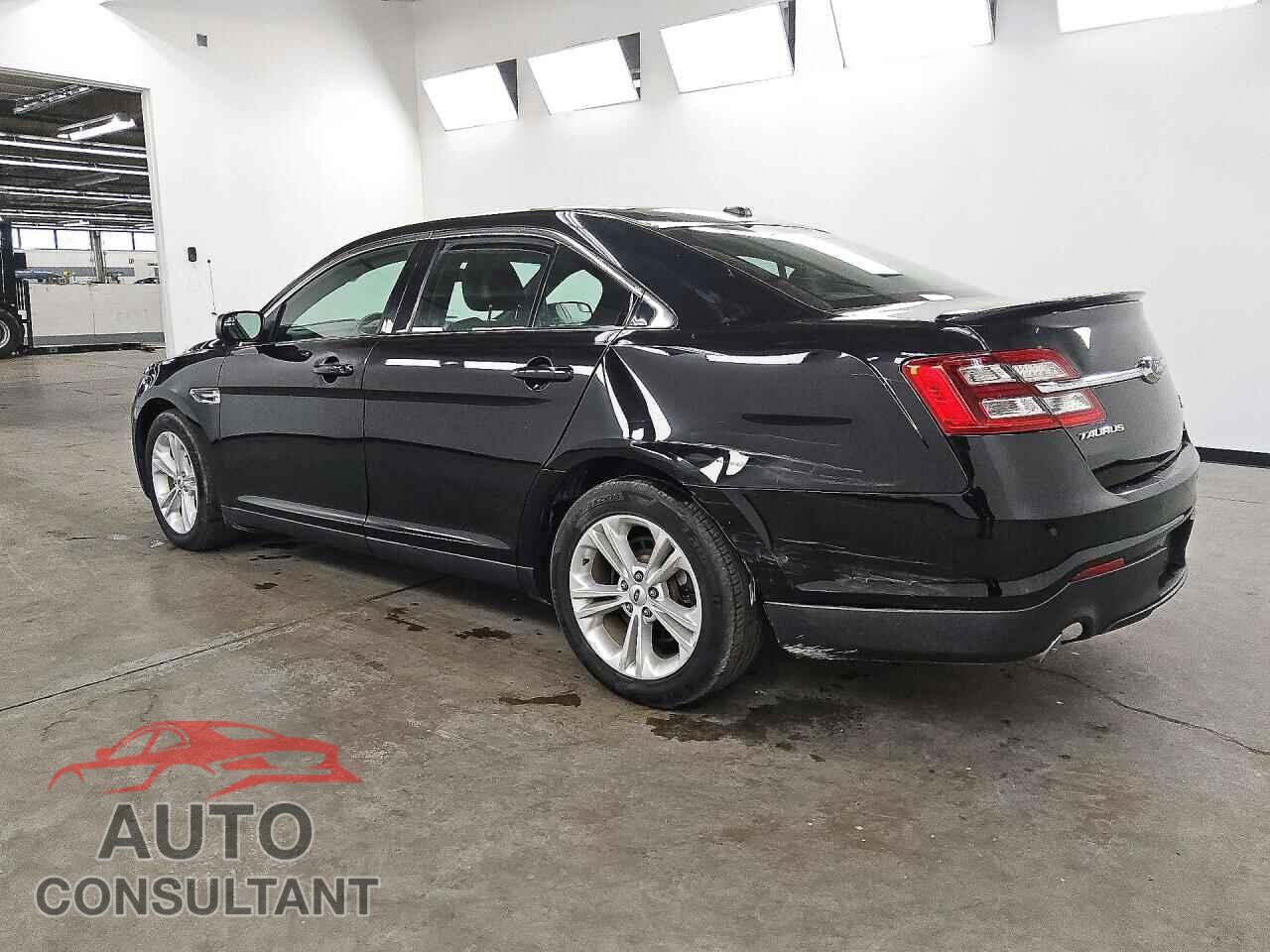 FORD TAURUS 2018 - 1FAHP2E87JG103858