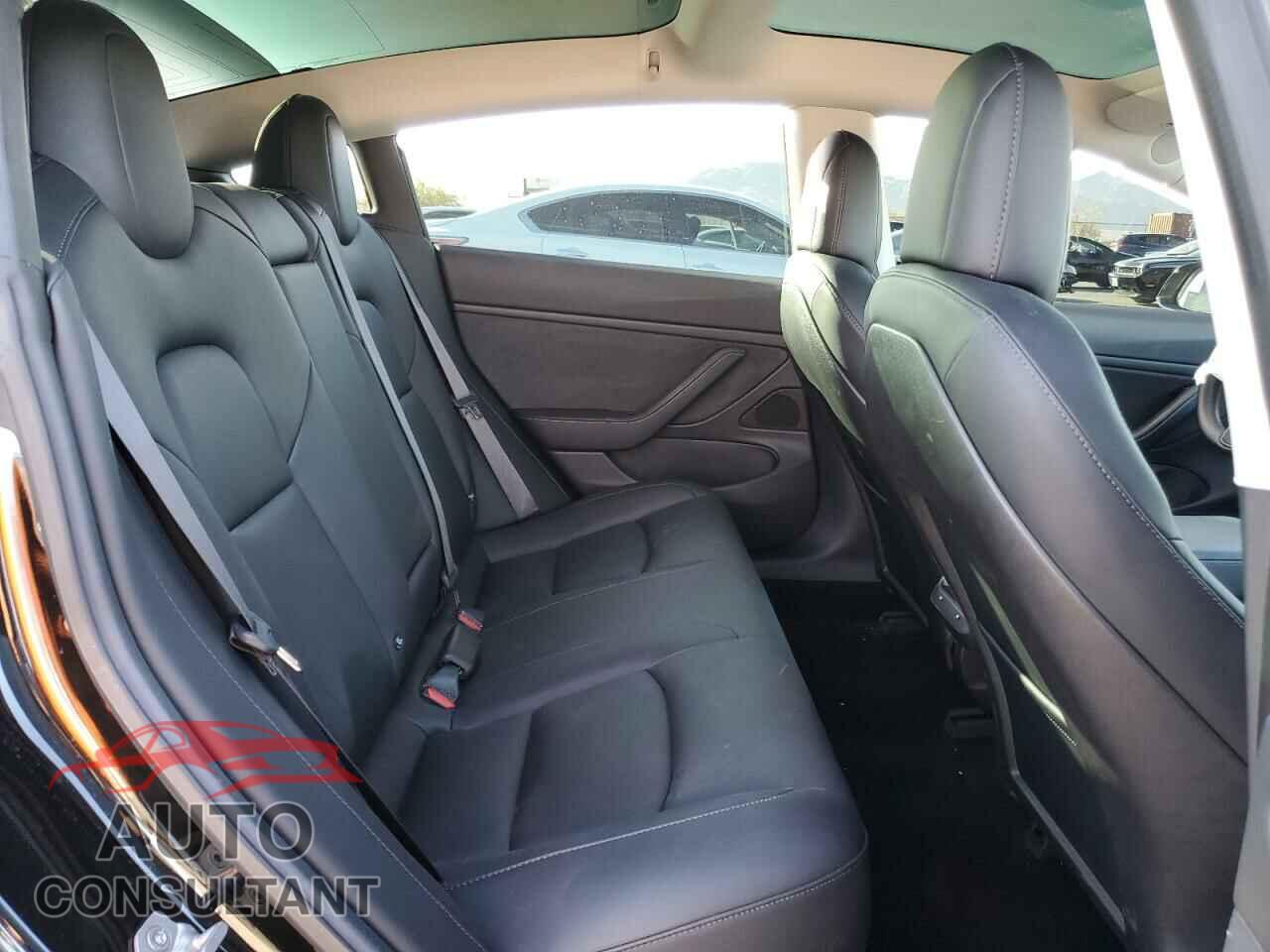 TESLA MODEL 3 2018 - 5YJ3E1EA0JF039809