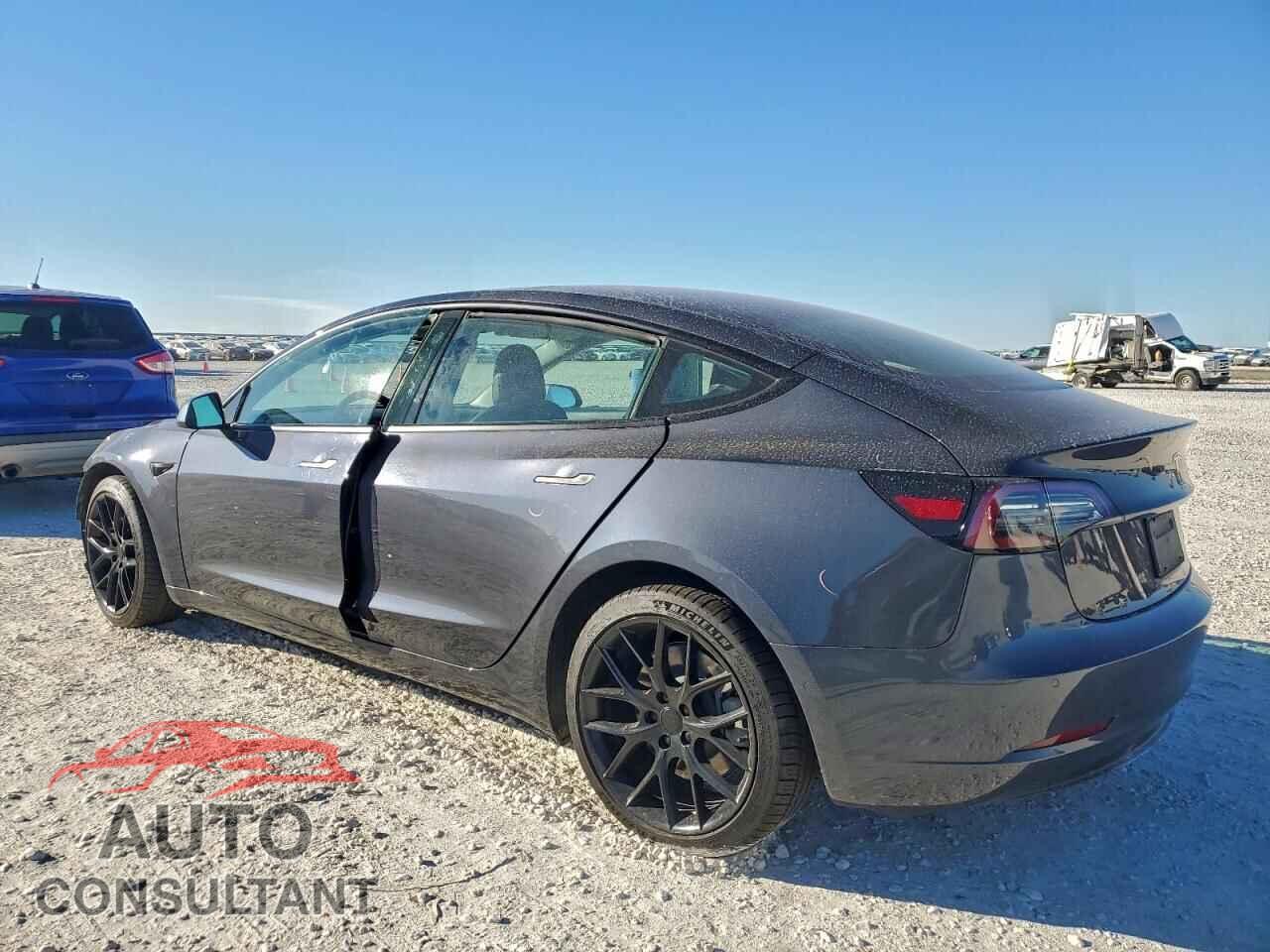 TESLA MODEL 3 2021 - 5YJ3E1EB3MF850212