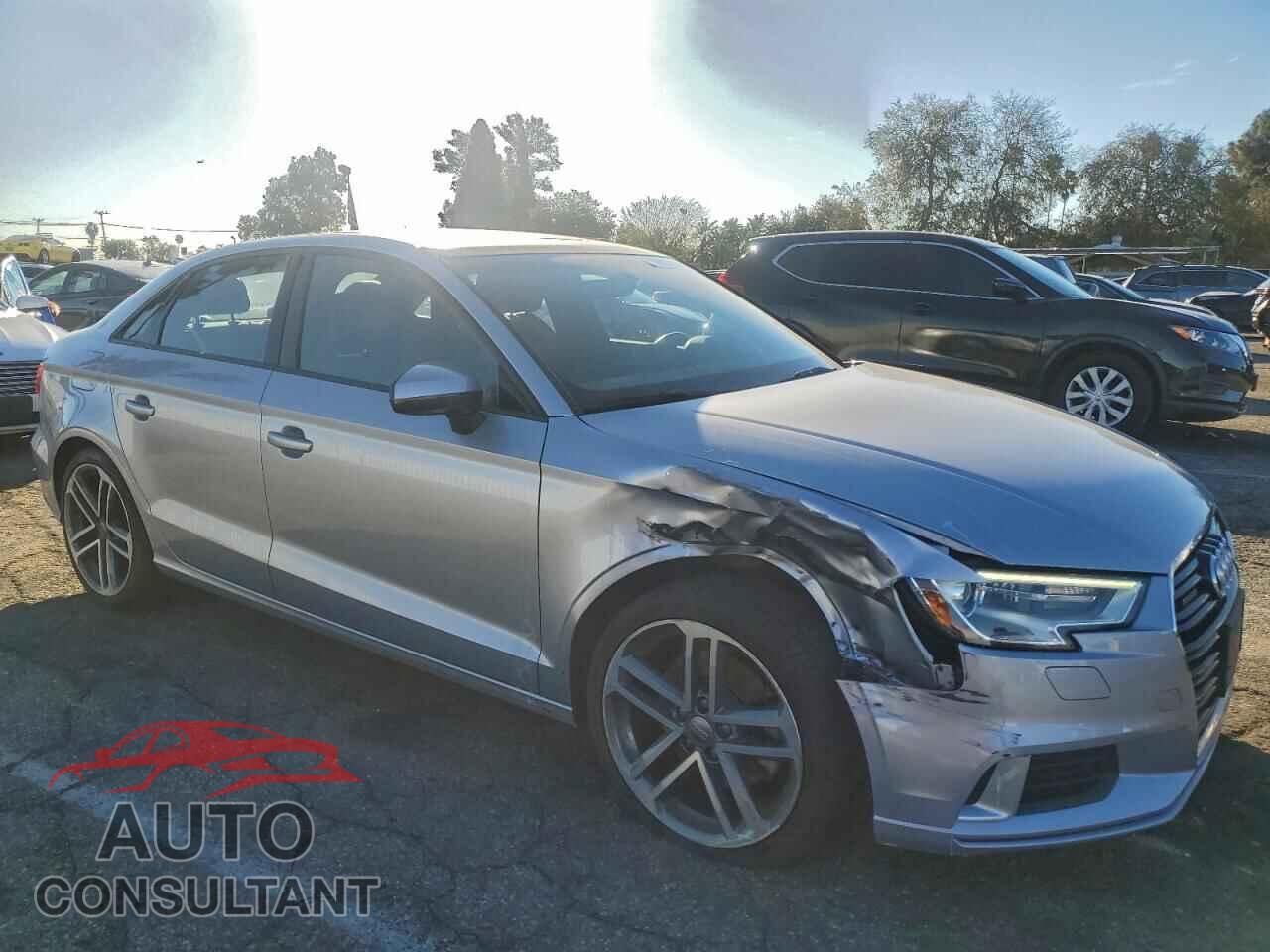 AUDI A3 2018 - WAUB8GFF9J1018186