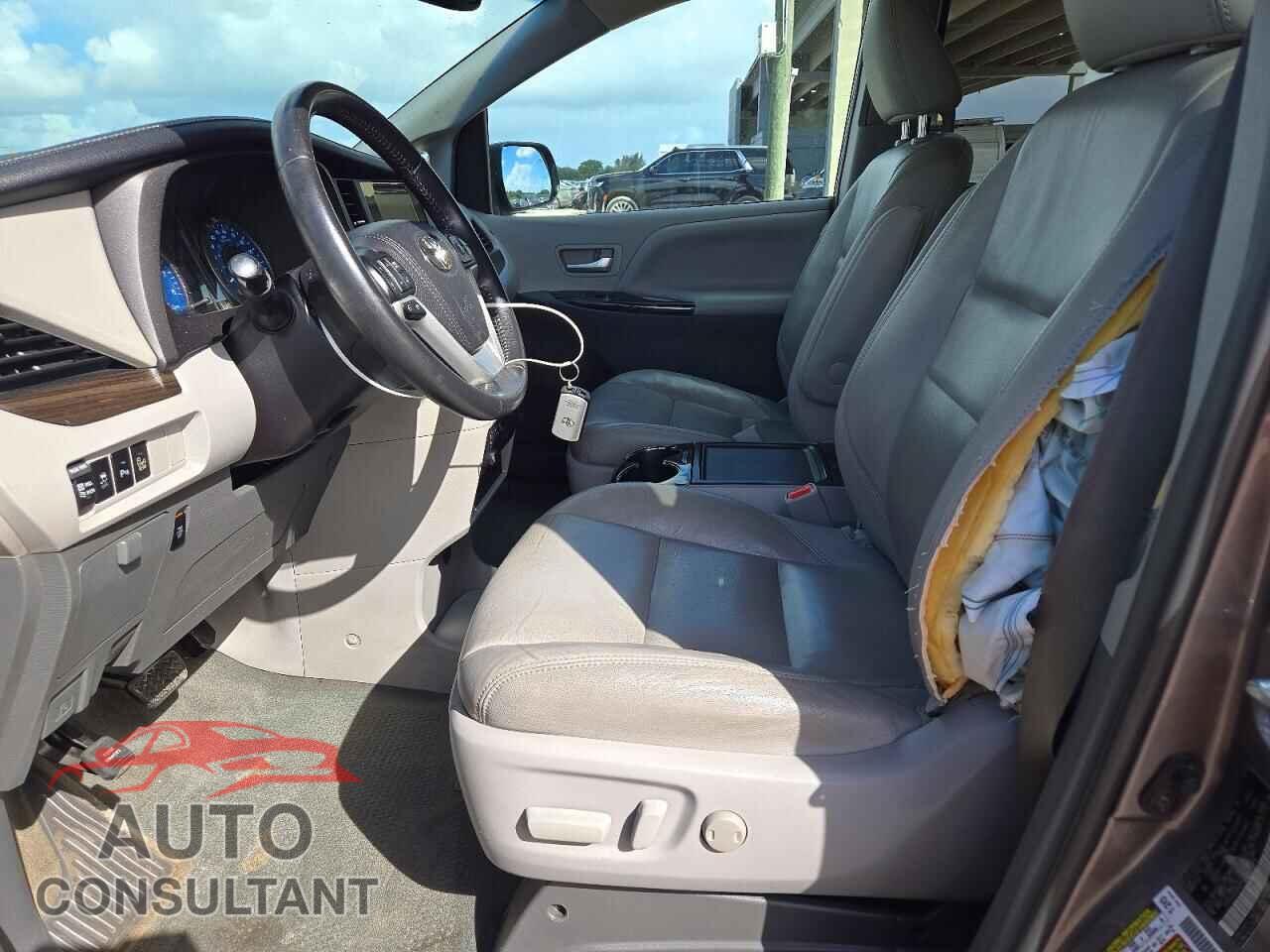 TOYOTA SIENNA 2017 - 5TDYZ3DC9HS874712