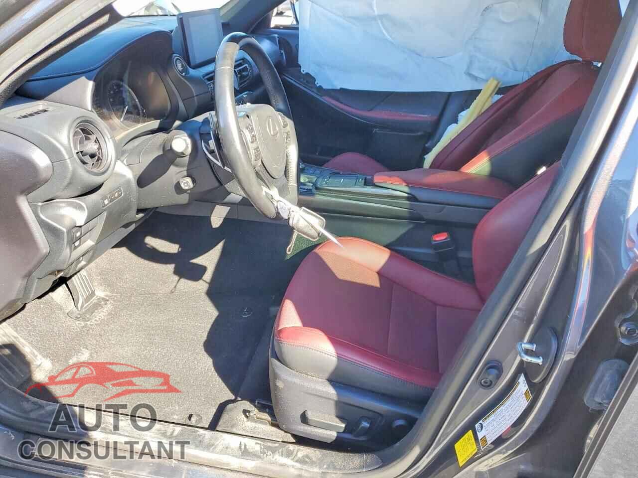LEXUS IS 2024 - JTHDA1D20R5132299