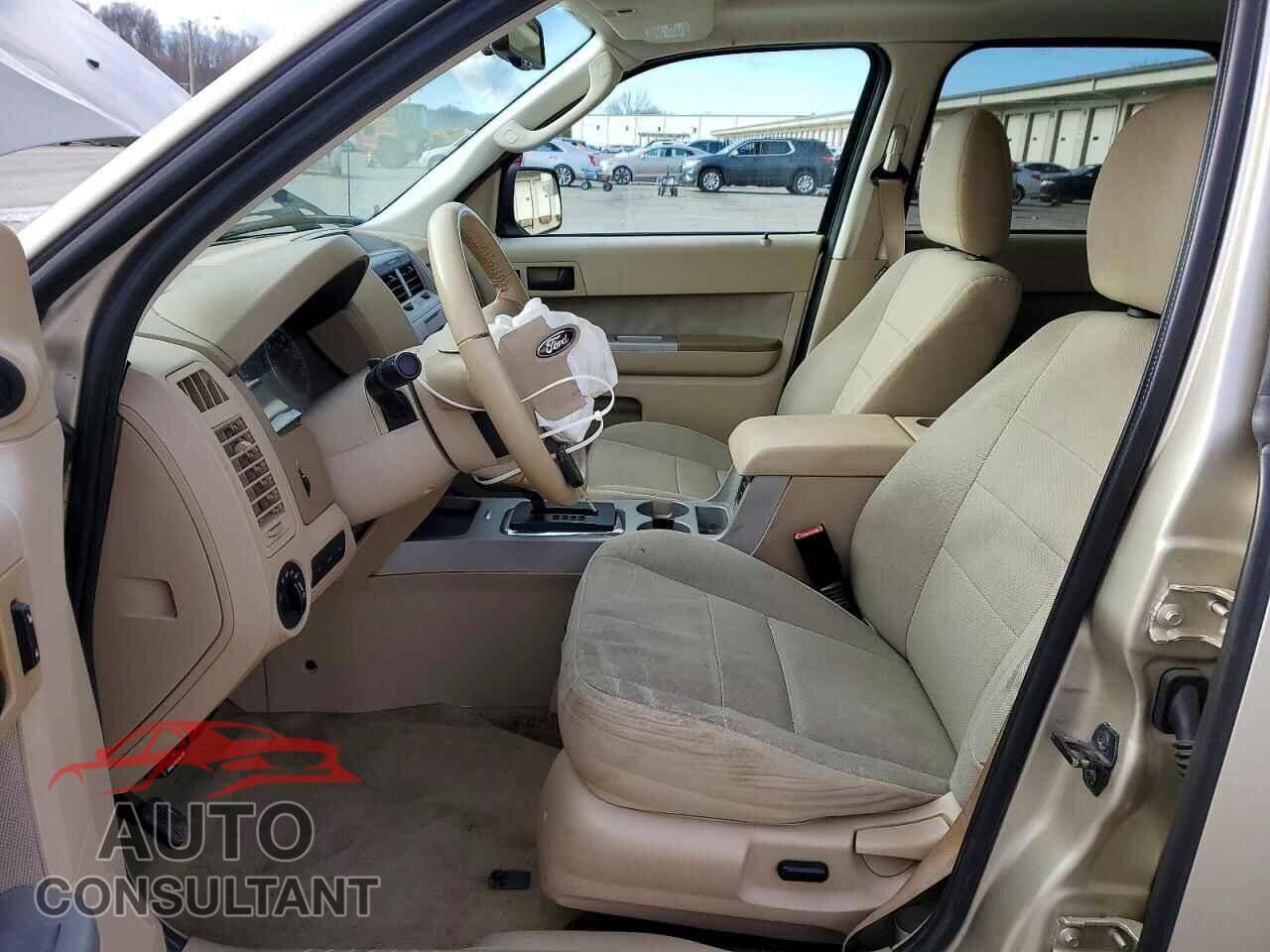 FORD ESCAPE 2010 - 1FMCU9DG0AKD31871