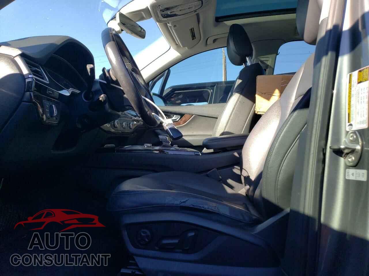 AUDI Q7 2017 - WA1LAAF75HD011207