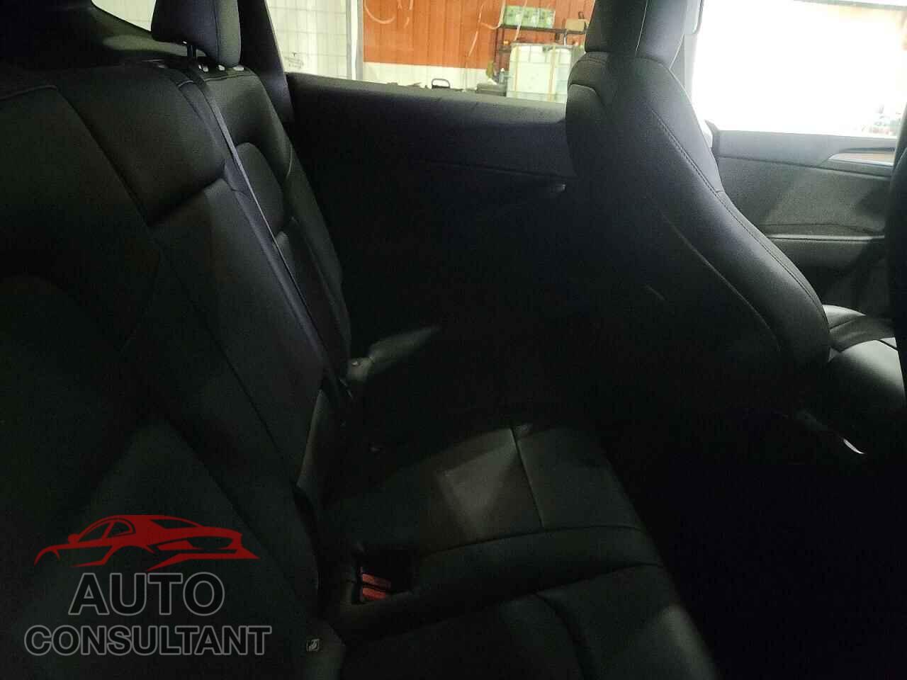 TESLA MODEL Y 2024 - 7SAYGDED2RF014291
