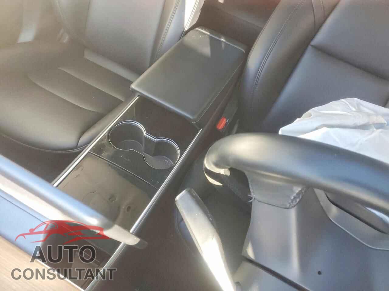 TESLA MODEL 3 2018 - 5YJ3E1EA6JF043671